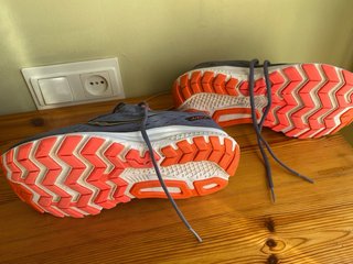 Zapatillas Saucony Talla 42.5 Gris Naranja