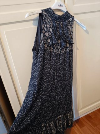 Vestito corto scollo all'americana
