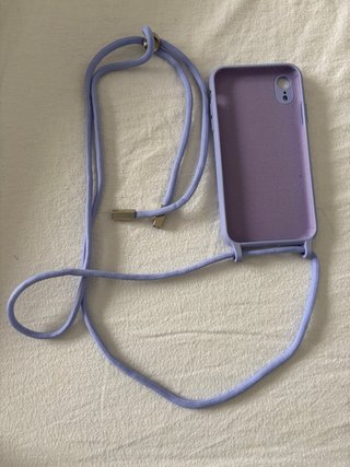 Funda iPhone XR con cordón morado