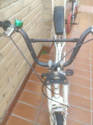 Bicicleta Motoreta BH Blanca