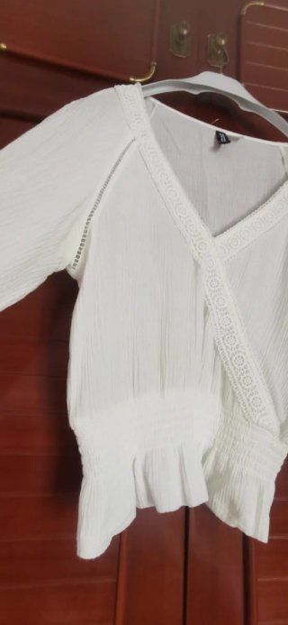 Blusa blanca manga larga encaje
