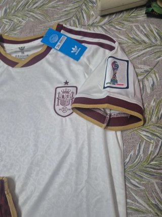 Equipación España  Niño y Adulto