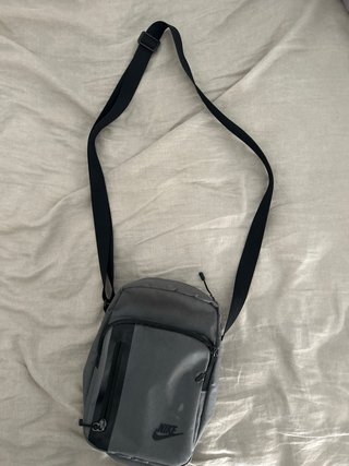 Bandolera Nike Gris