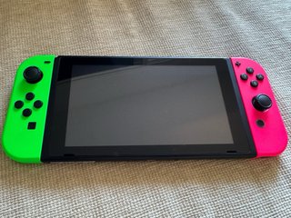 Nintendo Switch Joy-Cons Verde y Rosa