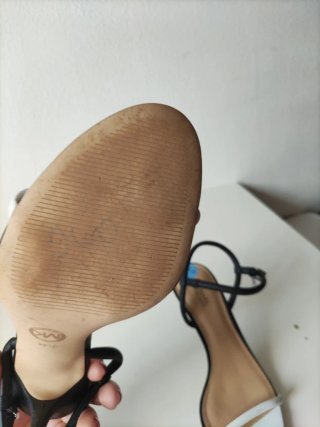 Tacones Michael Kors Negros y Blancos