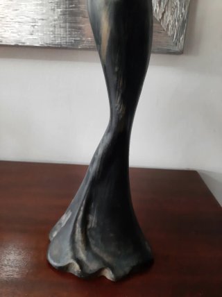 Estatueta Decorativa Mulher Elegante