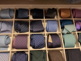 Corbatas marcas Gucci, Hermès, Loewe