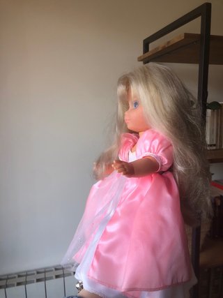 Muñeca rubia vestido princesa rosa