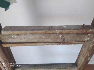 Escalera de madera para restaurar