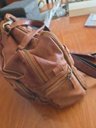 Bolso de cuero marrón para portátil
