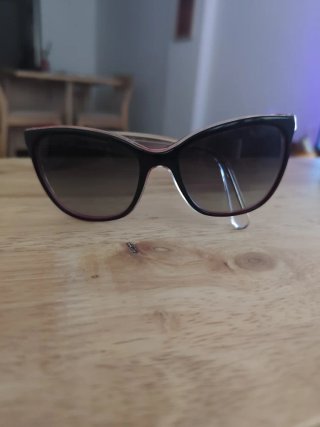 Gafas de sol Dolce & Gabbana negras y fucsia
