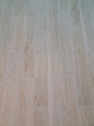 Suelo porcelánico imitación madera 15x90cm