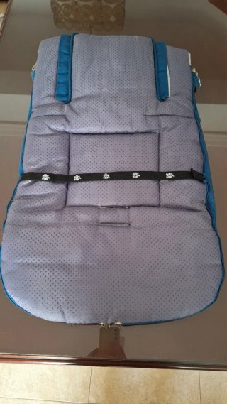Colchoneta para silla de bebé con perros