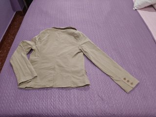 Chaqueta beige mujer