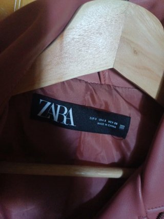 Cazadora cuero rosa Zara