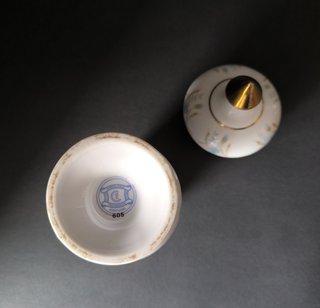 Pote com Tampa 20cm Porcelana Encarnaçao Portugal