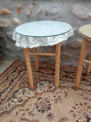 2 Mesitas redondas madera y cristal
