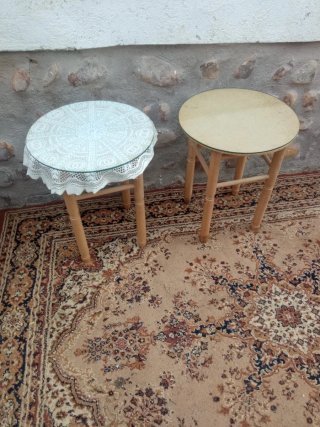 2 Mesitas redondas madera y cristal