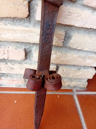 Bigornia antigua de forja