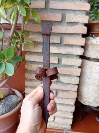 Bigornia antigua de forja