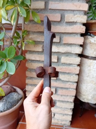 Bigornia antigua de forja