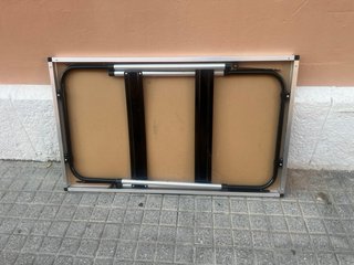 Mesa de camping plegable