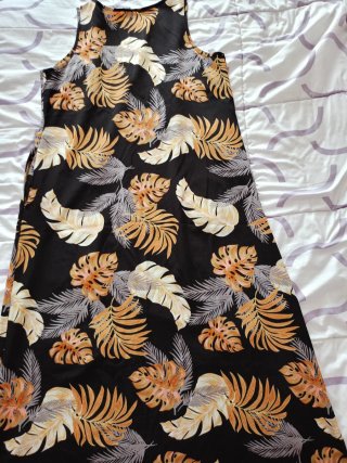 Vestido largo estampado hojas