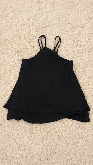 Top negro con cordones talla S
