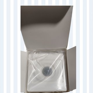 Sensor de movimiento gris y blanco