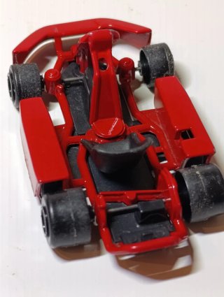 KART 1/25 MAJORETTE