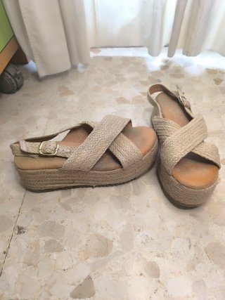 Sandalias plataforma mujer cruzadas beige