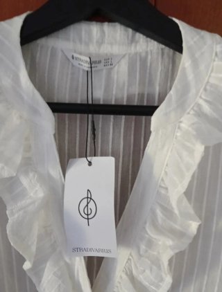 Blusa Stradivarius Volantes Blanca Talla L