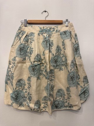 Falda Mango floral beige y azul