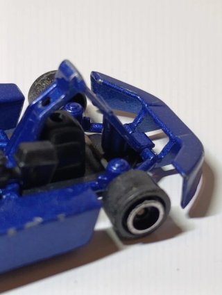 KART 1/25 MAJORETTE