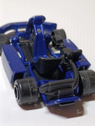KART 1/25 MAJORETTE