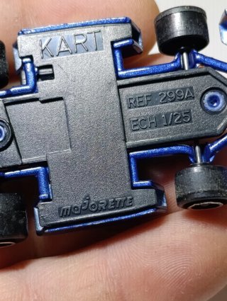 KART 1/25 MAJORETTE