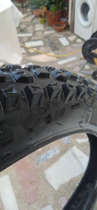 Cubierta Hutchinson Griffus 27.5x2.50 MTB