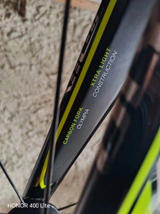 Bici da Corsa Nera e Gialla