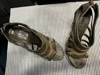 Sandalias Gucci Piel Serpiente Tacon Alto