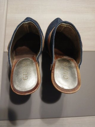 Zuecos Guess Denim Tacón Madera