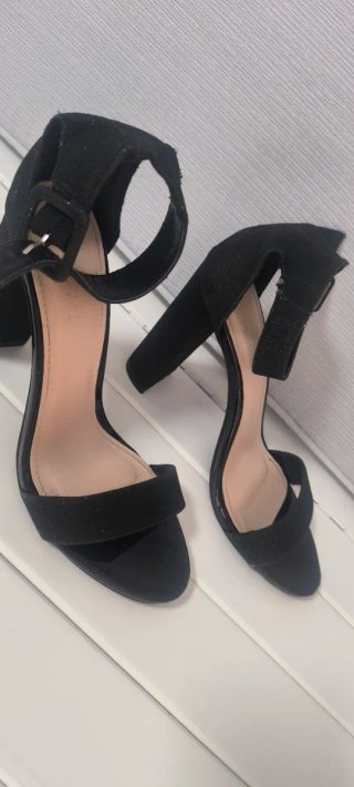 Sandalias Negras Talla 37 Nuevas No pesan nada.