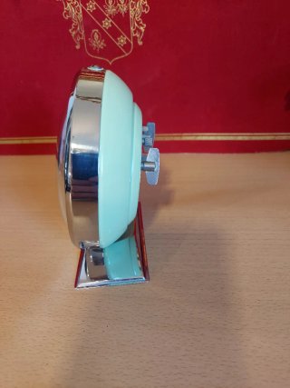 Orologio sveglia vintage con gallina