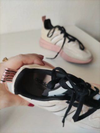 Zapatillas Adidas Beige y Rosa