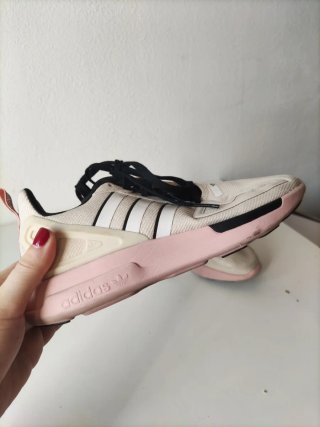 Zapatillas Adidas Beige y Rosa