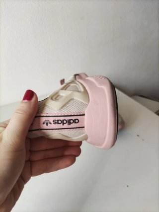 Zapatillas Adidas Beige y Rosa