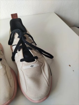 Zapatillas Adidas Beige y Rosa