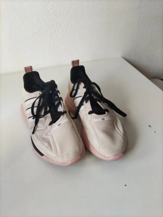 Zapatillas Adidas Beige y Rosa