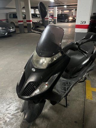 Kymco 125cc yager gt  Negra/Gris