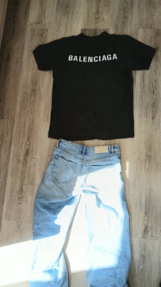 Camiseta Balenciaga Negra