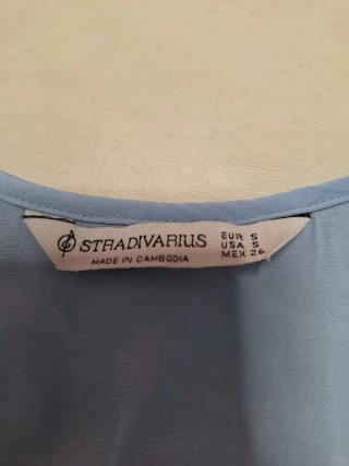 Blusa escote V azul cielo